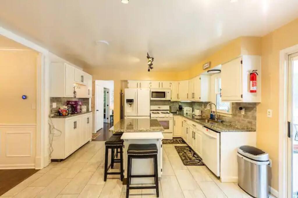 Lrge 5 Bedroom 9 Beds Near Dc-Pool, Hot Tub, Gym, Game Rm, Fire Pit Bowie Ngoại thất bức ảnh