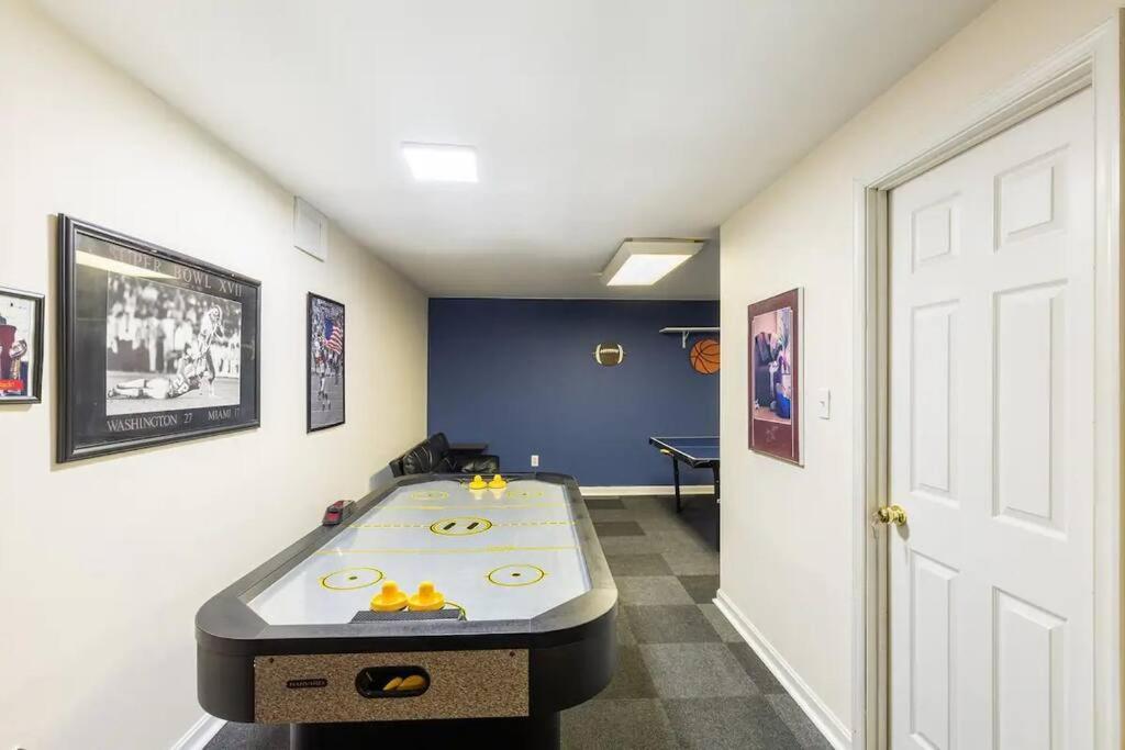 Lrge 5 Bedroom 9 Beds Near Dc-Pool, Hot Tub, Gym, Game Rm, Fire Pit Bowie Ngoại thất bức ảnh
