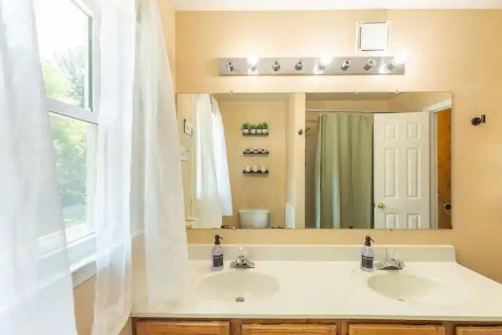 Lrge 5 Bedroom 9 Beds Near Dc-Pool, Hot Tub, Gym, Game Rm, Fire Pit Bowie Ngoại thất bức ảnh