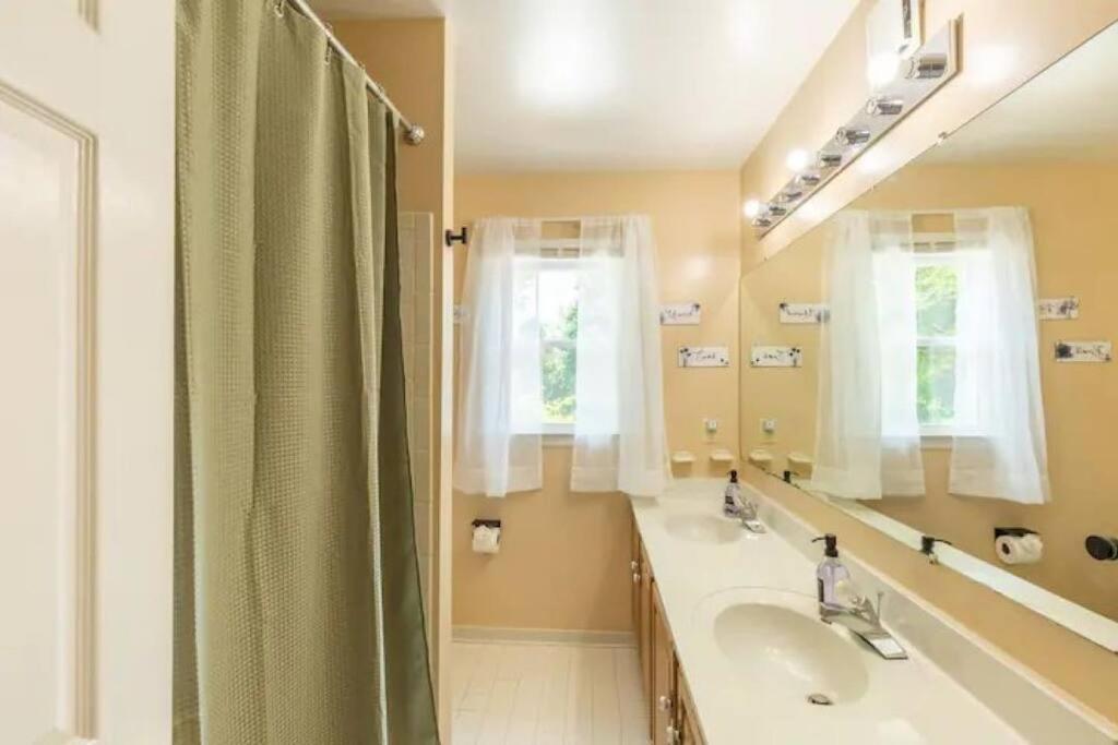 Lrge 5 Bedroom 9 Beds Near Dc-Pool, Hot Tub, Gym, Game Rm, Fire Pit Bowie Ngoại thất bức ảnh
