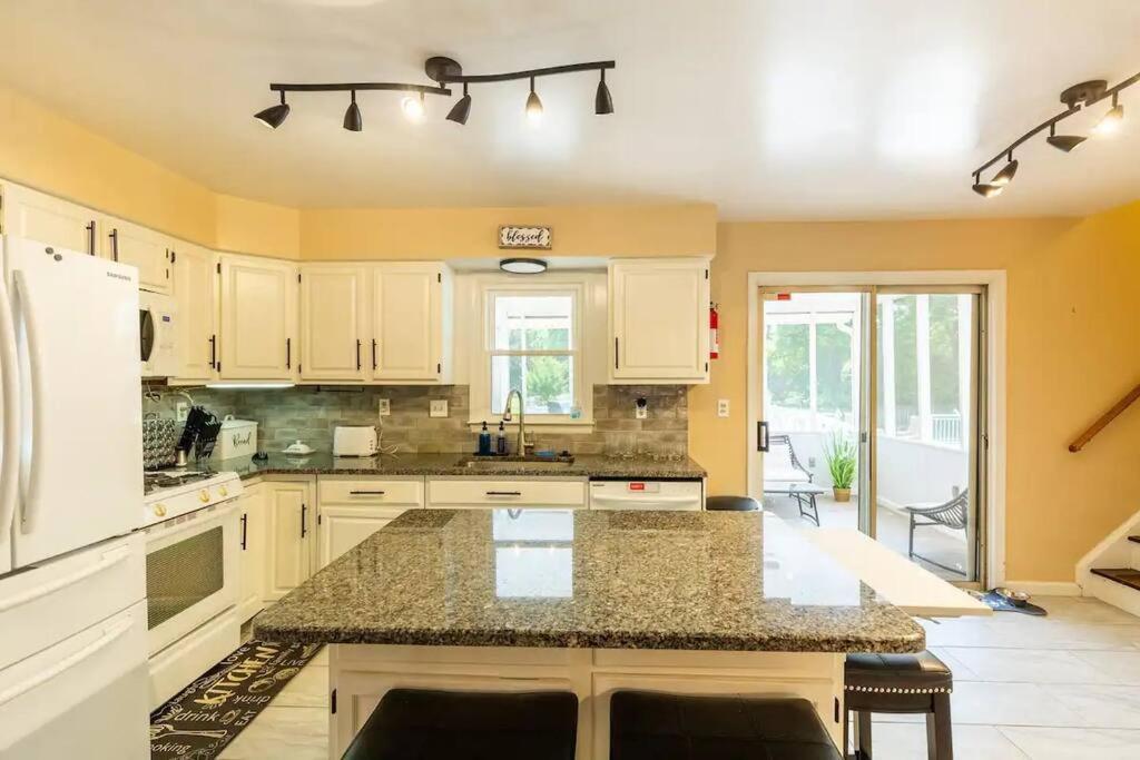 Lrge 5 Bedroom 9 Beds Near Dc-Pool, Hot Tub, Gym, Game Rm, Fire Pit Bowie Ngoại thất bức ảnh
